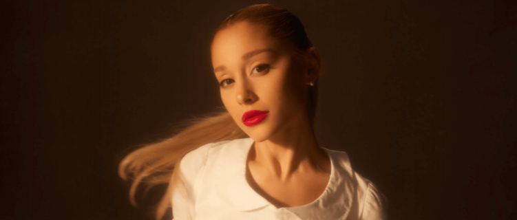 Ariana Grande atiça fãs com fotos do possível clipe de “The Boy Is Mine”