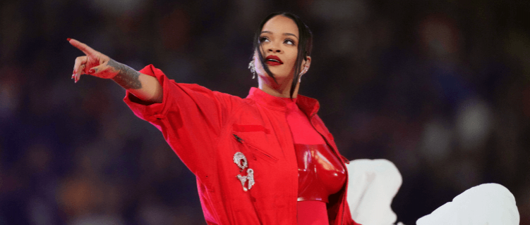 Colunista diz que Rihanna voltará com tudo em 2025, com novo álbum e turnê